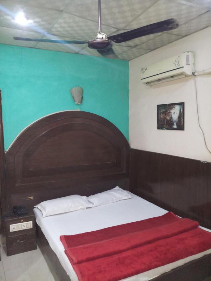 Hotel Diplomat Inn Νέο Δελχί Εξωτερικό φωτογραφία